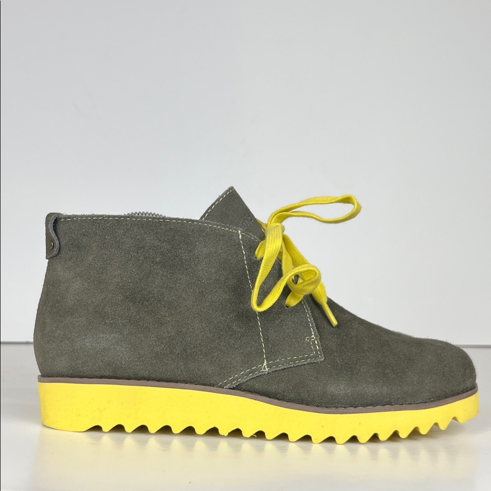NWT Jambu Gianna Gray Leather Ankle Boots With Yellow Soles SZ 9